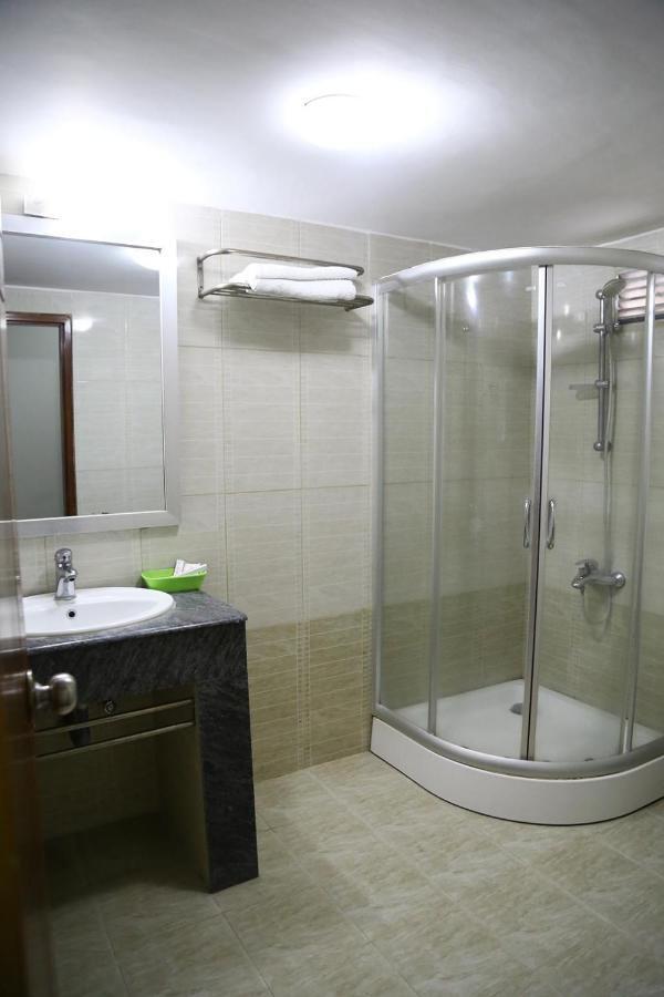 Hotel City Plaza Dźoszohor Zewnętrze zdjęcie