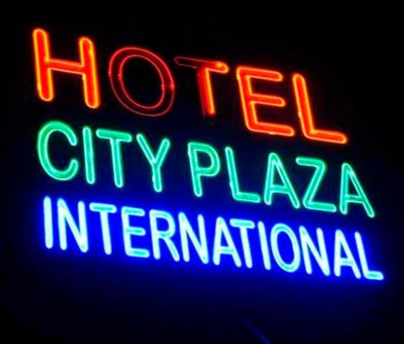 Hotel City Plaza Dźoszohor Zewnętrze zdjęcie