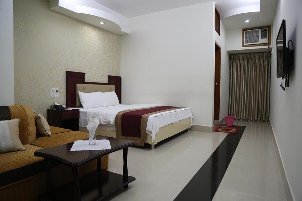Hotel City Plaza Dźoszohor Zewnętrze zdjęcie