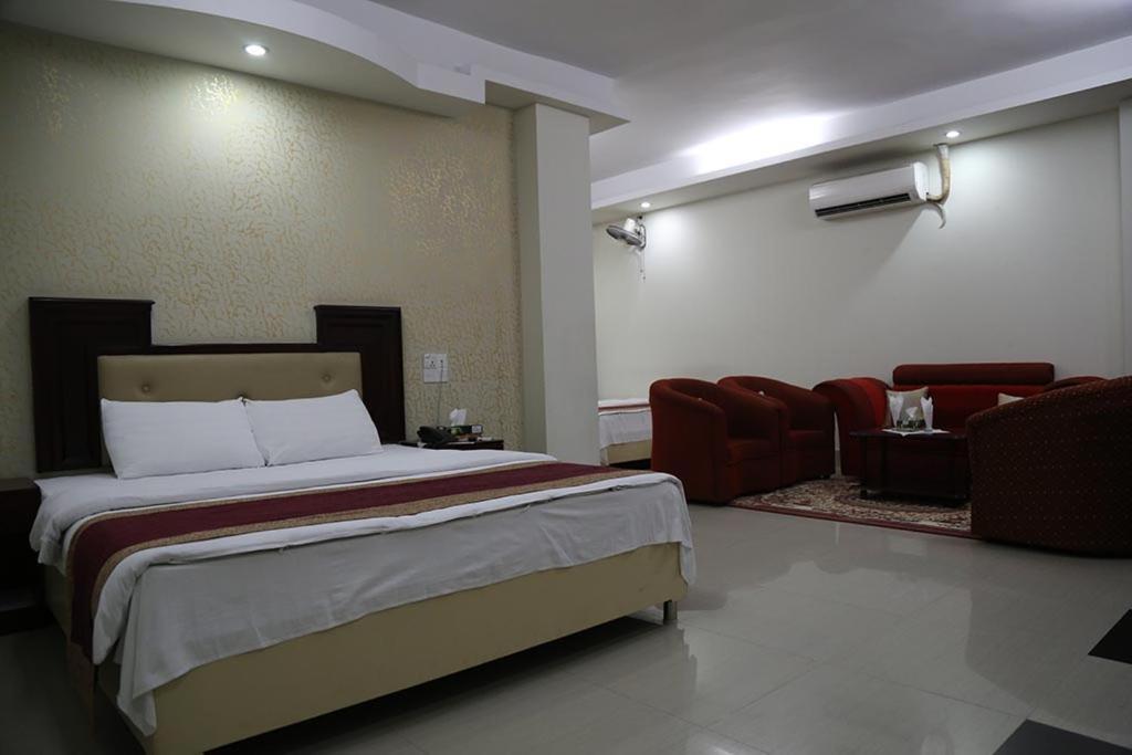 Hotel City Plaza Dźoszohor Zewnętrze zdjęcie