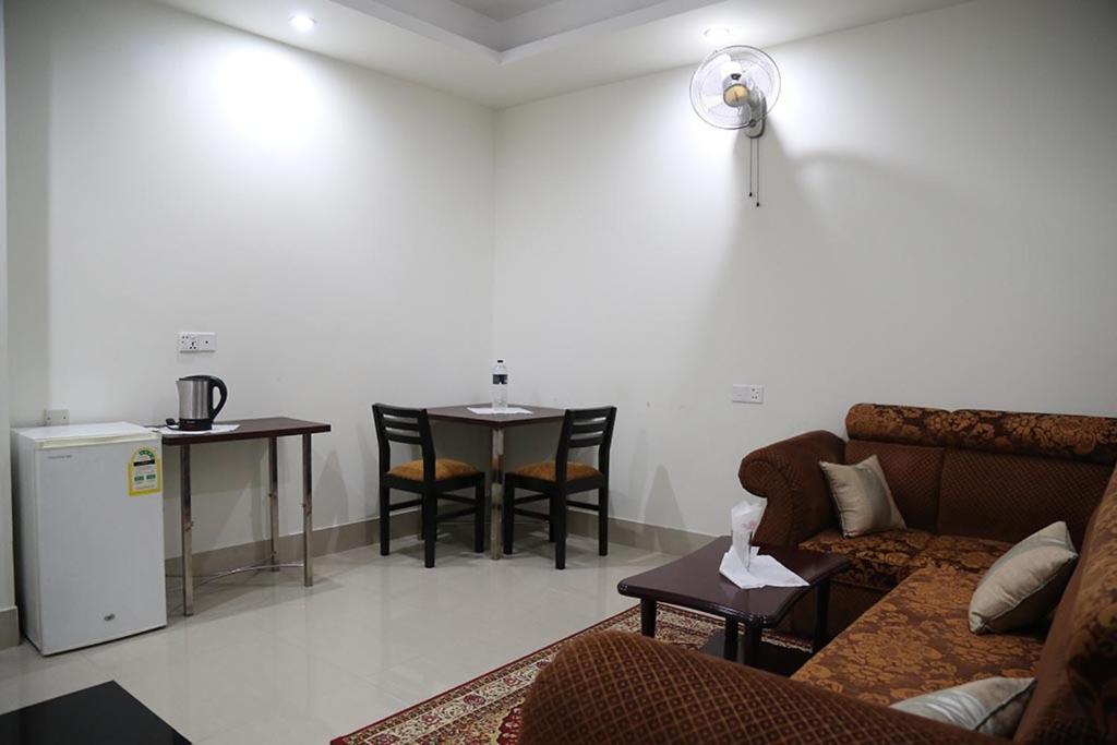 Hotel City Plaza Dźoszohor Zewnętrze zdjęcie